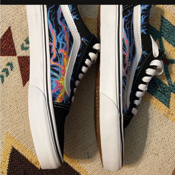 Vans - Picture 5 of 5